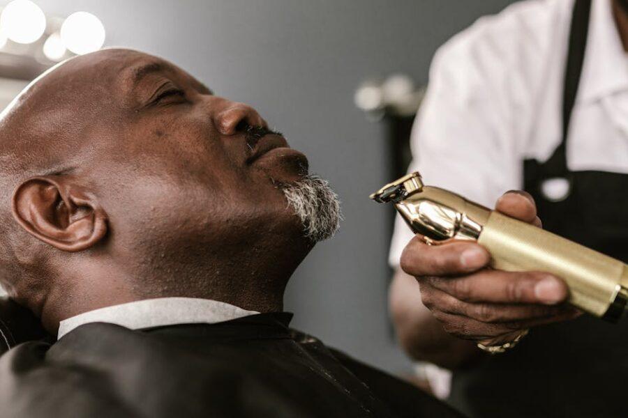 découvrez notre sélection de tondeuses à barbe performantes et élégantes. obtenez une coupe précise et un style parfait grâce à nos modèles adaptés à tous les types de barbe. trouvez l'outils idéal pour entretenir votre look avec facilité et efficacité.