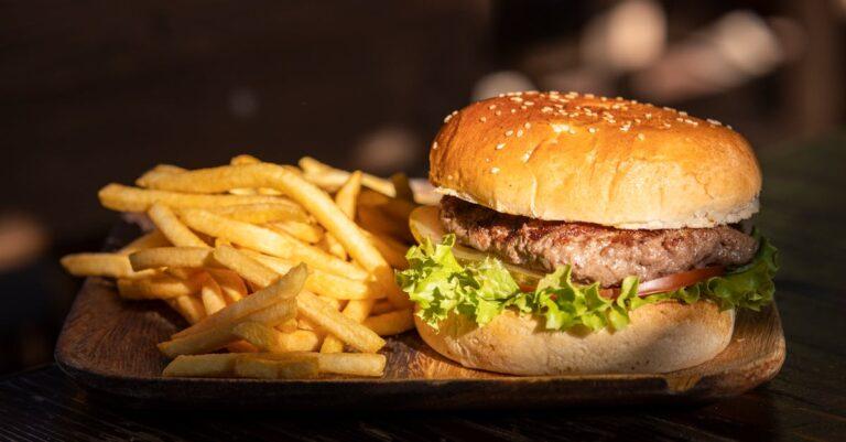 découvrez notre recette de pommes de terre croustillantes, dorées à la perfection et idéales pour accompagner vos plats ou comme en-cas savoureux. faciles à préparer, elles raviront vos papilles à chaque bouchée!