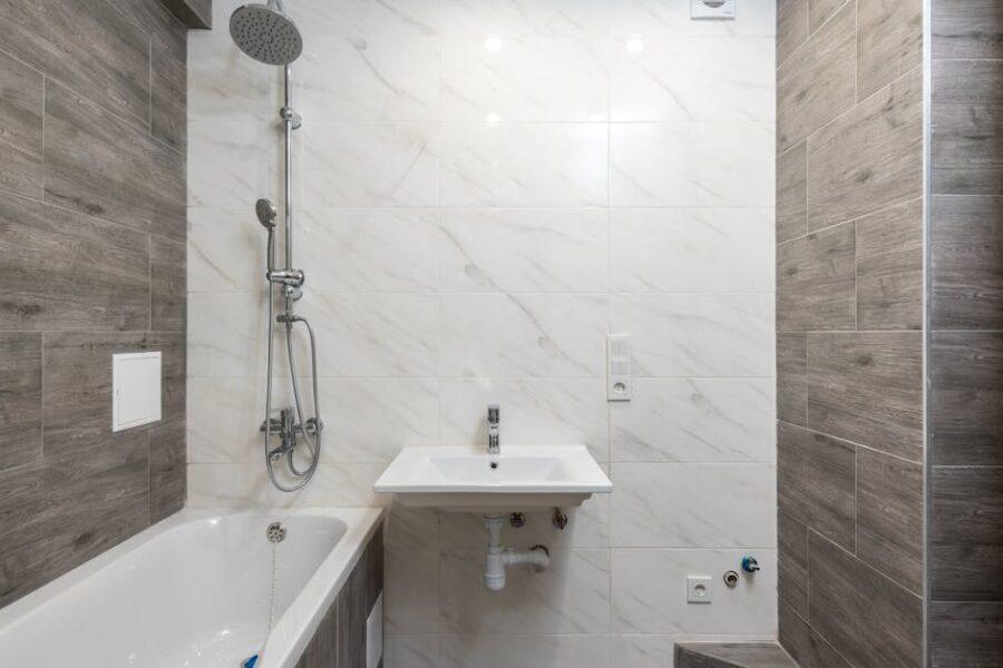 découvrez tout sur les drains : leur fonctionnement, les différents types disponibles, leur installation et entretien, ainsi que les solutions pour prévenir les problèmes d'humidité dans votre maison. profitez d'un habitat sain et sécurisé grâce à nos conseils experts.