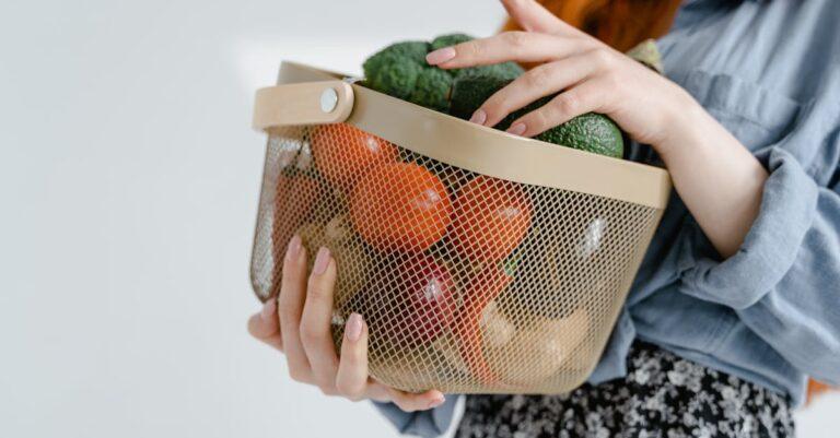 découvrez tout ce que vous devez savoir sur les avocats trop mûrs : comment les reconnaître, les utiliser en cuisine et éviter le gaspillage. transformez vos avocats trop mûrs en délicieuses recettes ou en soins pour la peau !